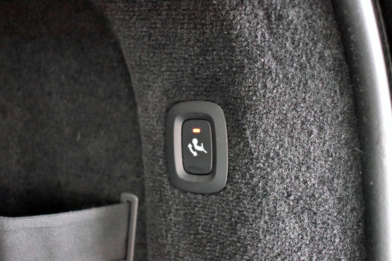 Fahrzeugabbildung Volvo V90 Momentum Pro Leder,Navi,Kamera,Panorama,AHK