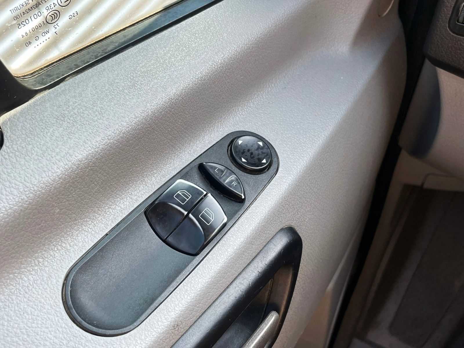 Fahrzeugabbildung Mercedes-Benz SPRINTER DOKA MAXI AUTOMATIK KLIMA  NAVI LUFTFED