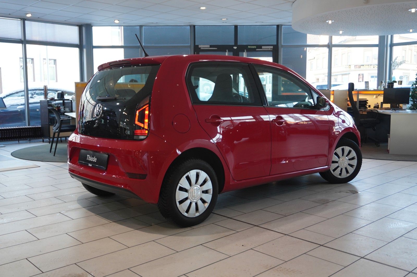 Fahrzeugabbildung Volkswagen up! 1.0 MOVE 5-TÜR KLIMA/SHZ/USB/NEBEL/SPORT/LED