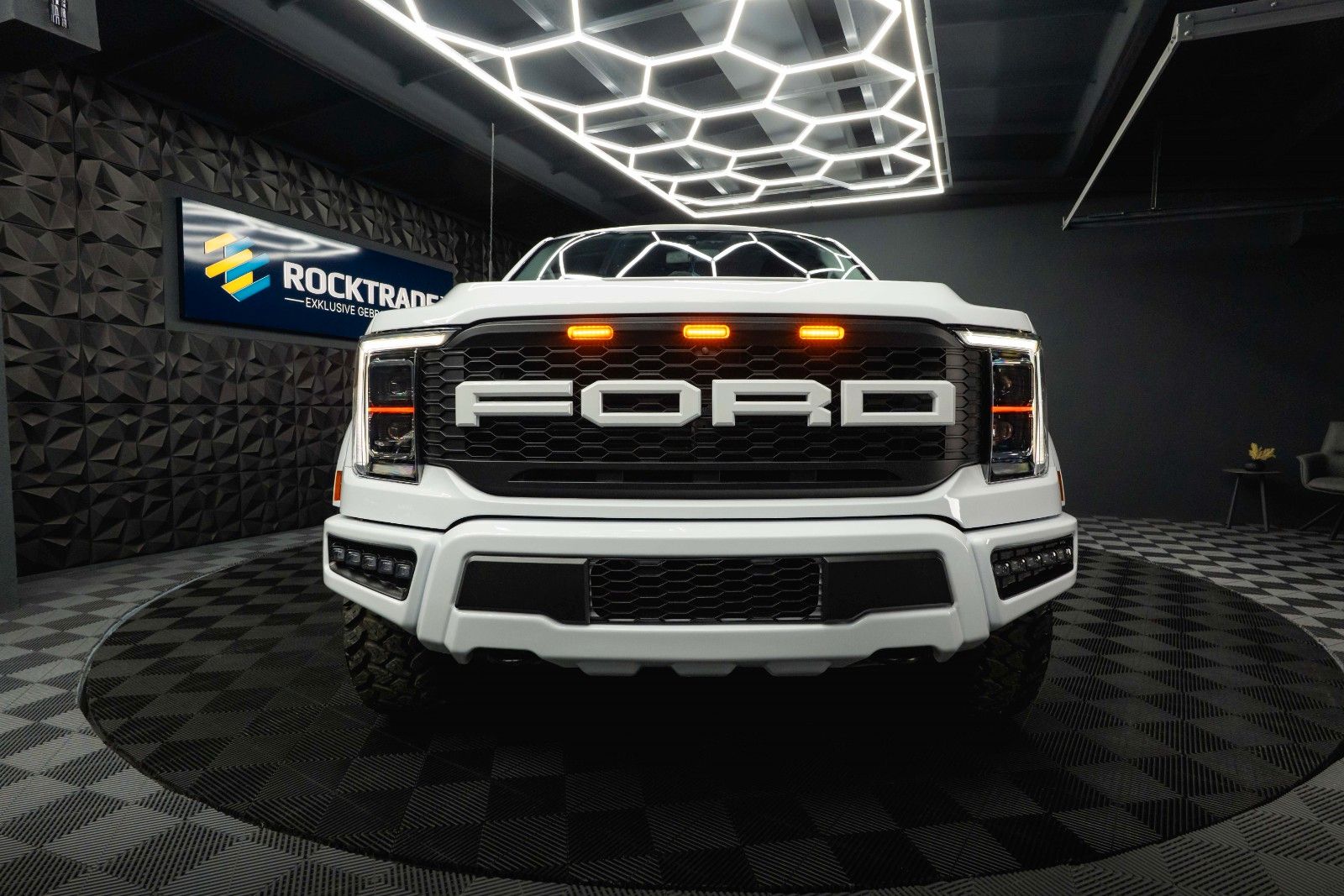 Fahrzeugabbildung Ford F150 5.0 V8 4x4 LARIAT RAPTOR SupCrew *360*B&O*