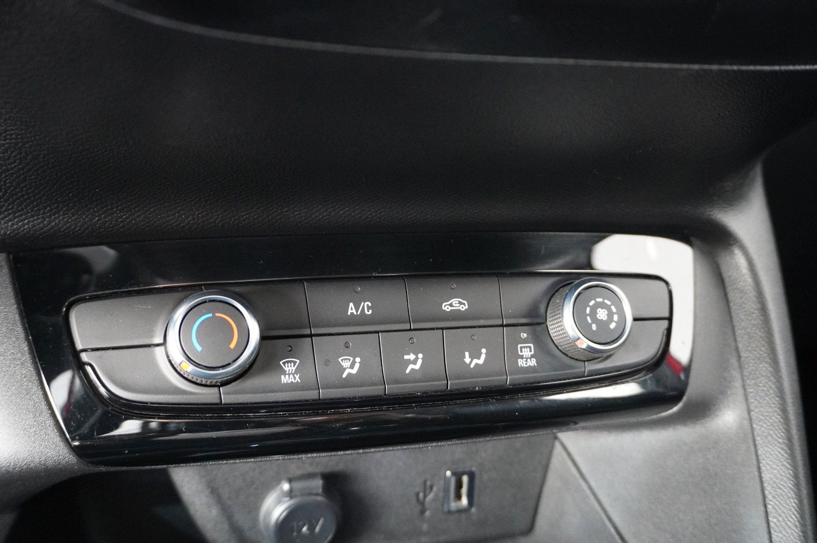 Fahrzeugabbildung Opel Corsa F 1.2 ELEGANCE NAVI/LED/KAMERA/SPORT/DAB+