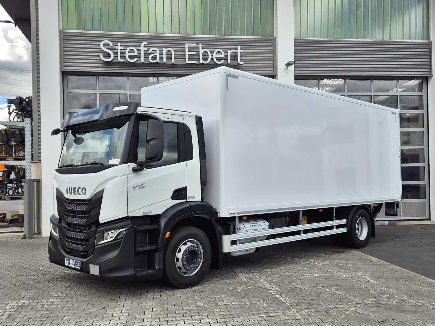 Fahrzeugabbildung Iveco AD190S40/P 4x2 Ladebordwand 2.000kg Navi ACC