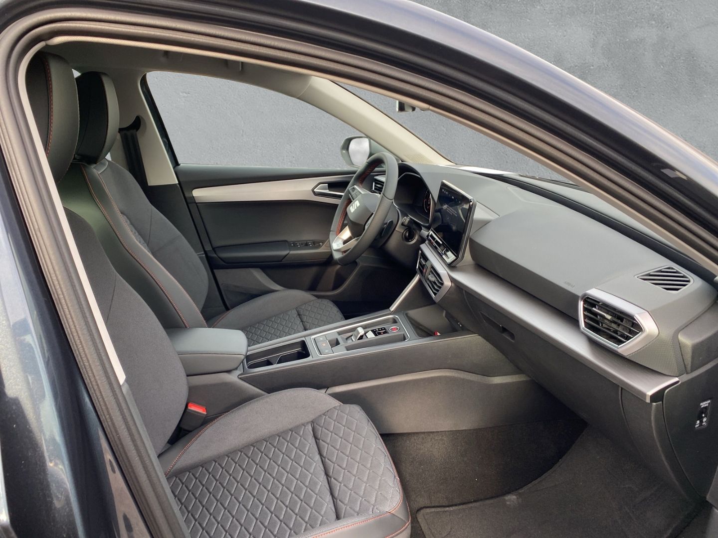 Fahrzeugabbildung SEAT Leon Sportstourer FR 2.0 TDI EU6d Navi digitales