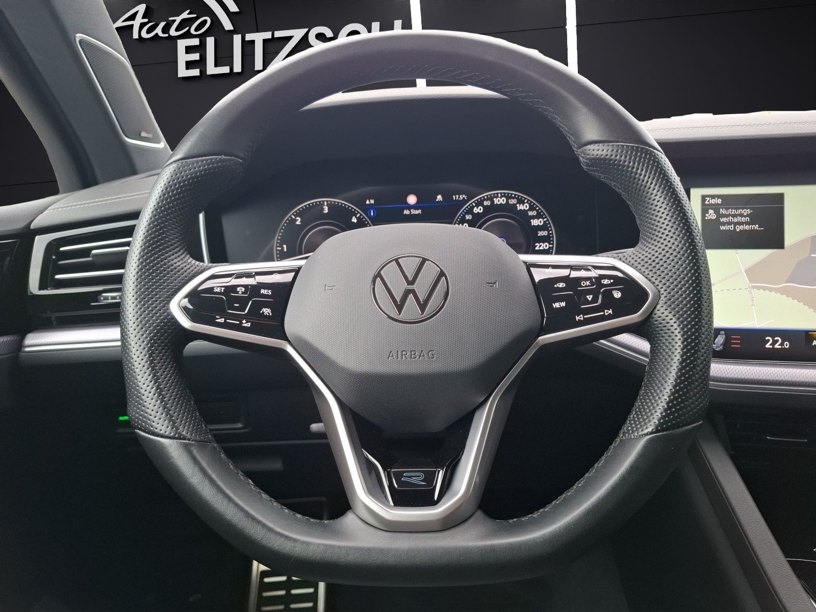 Fahrzeugabbildung Volkswagen Touareg TDI R-Line 4M Standhzg. Matrix AHK Navi