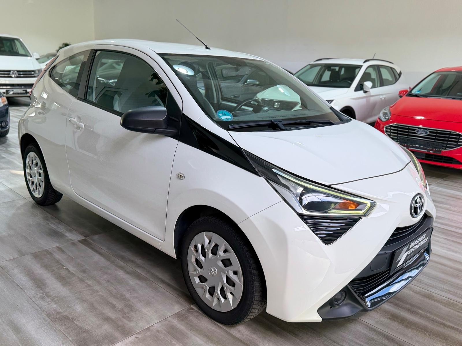 Toyota AYGO x-play *LED*BT*Klima*Tempomat*Lederlenkrad*
