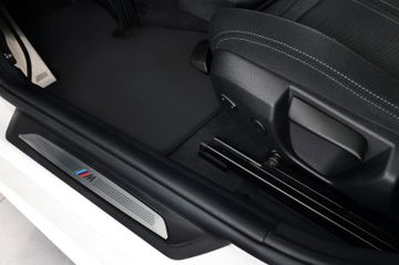 BMW 118i Aut 5-Türer M Sport DriveAssist ACC RFK 18"