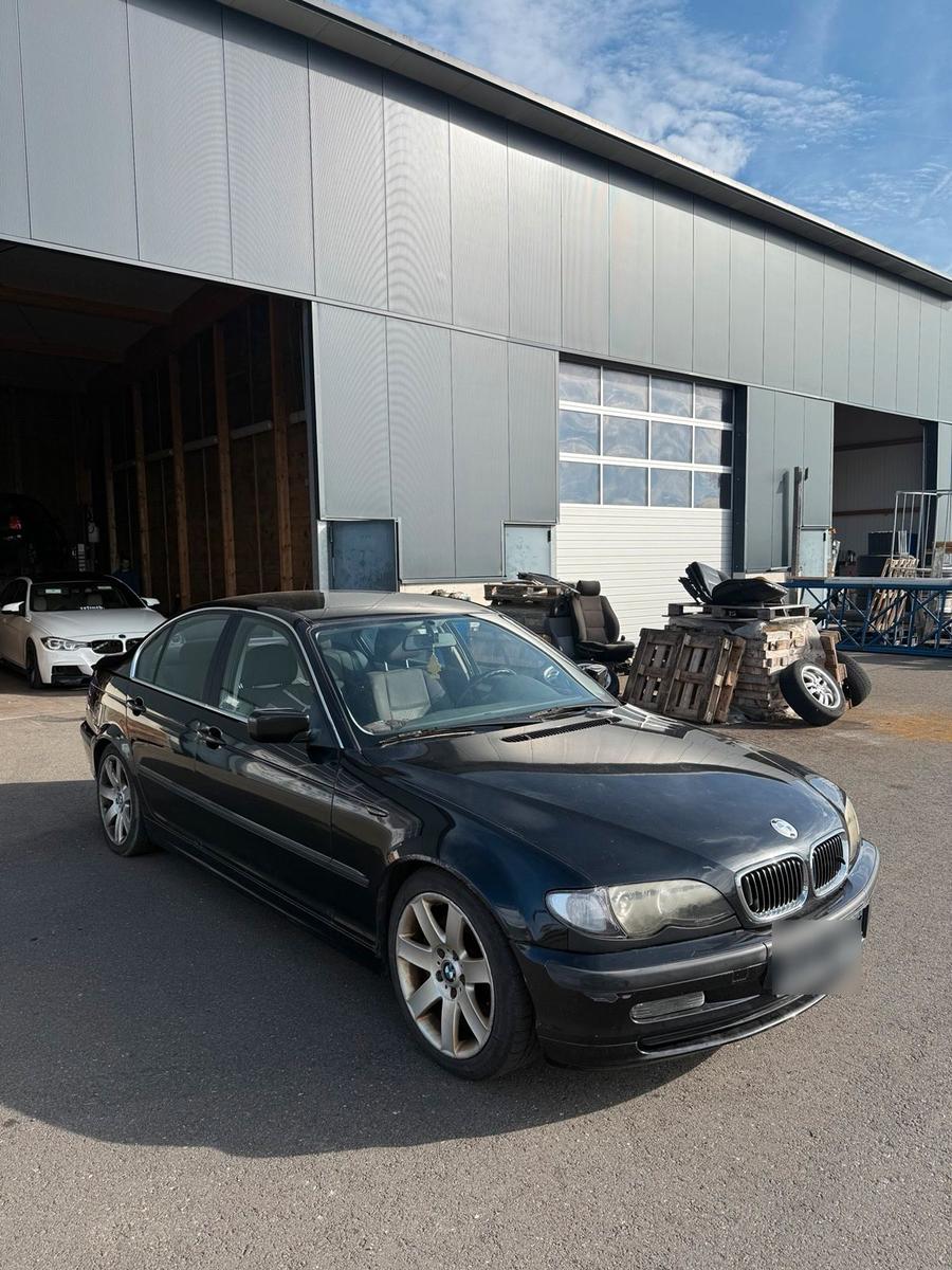 BMW 330