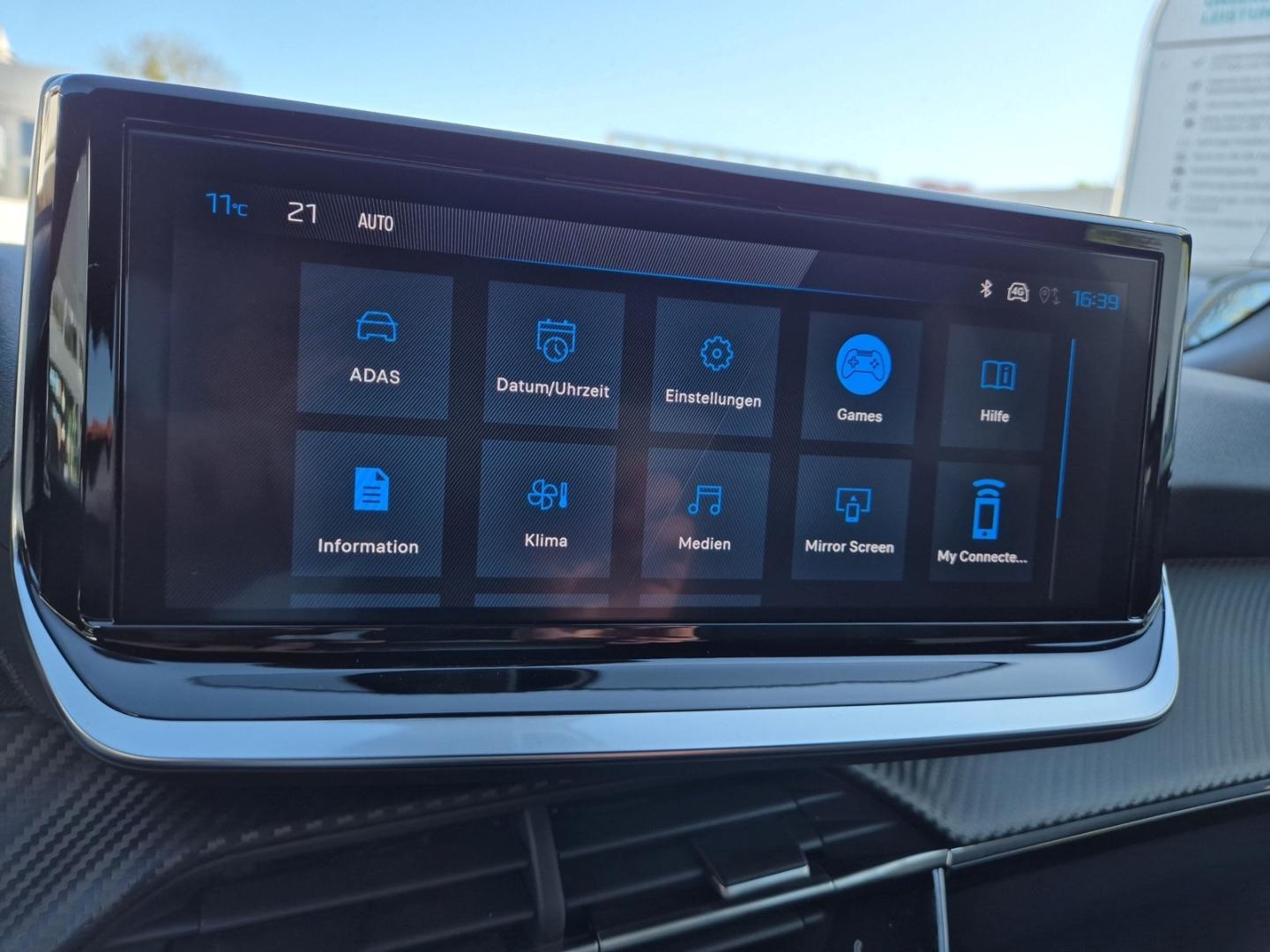 Peugeot 2008 Allure Hybrid AT Navi-u.Zugangs-Paket Sicht