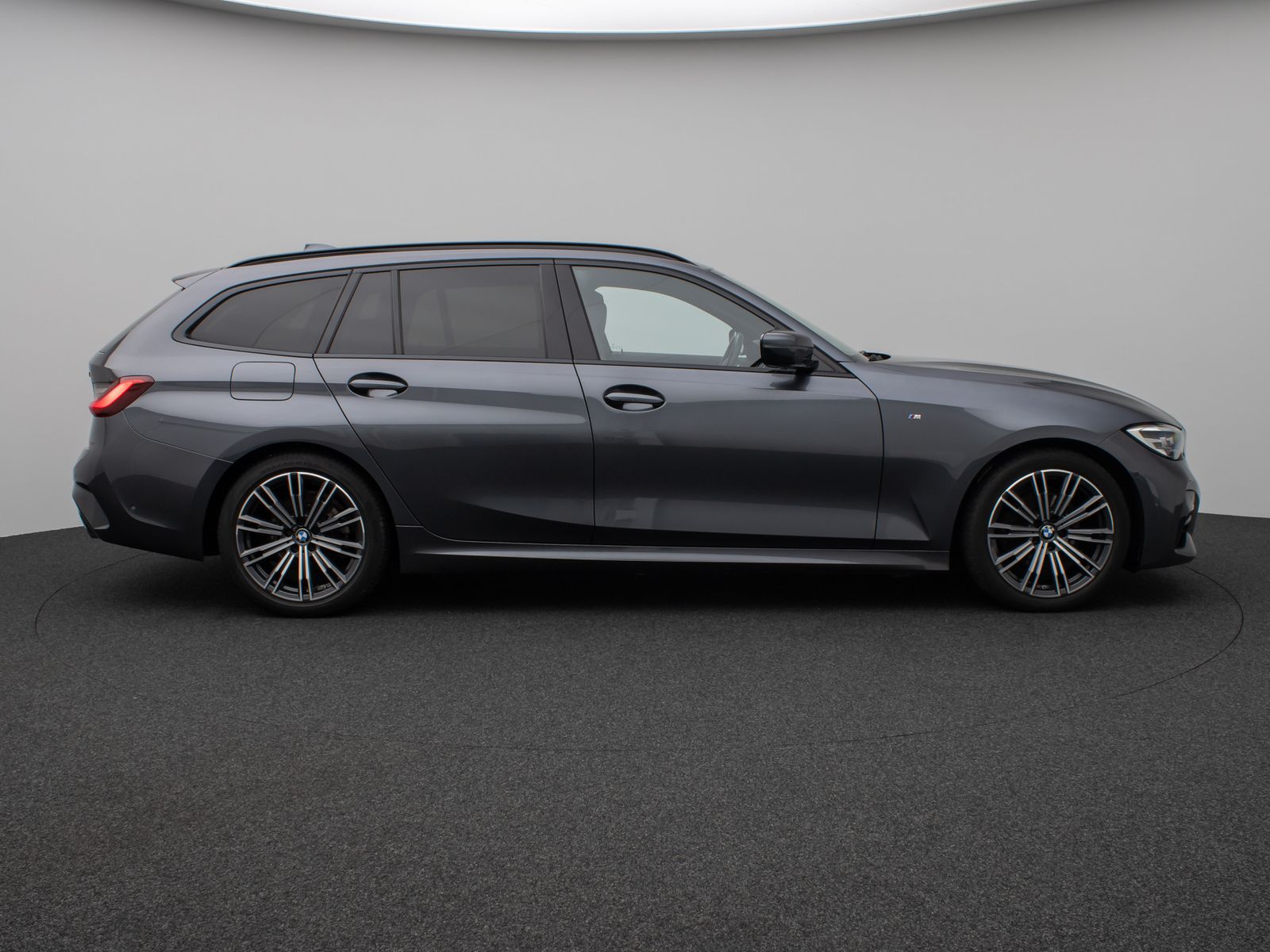 Fahrzeugabbildung BMW 320d M Sport Kamera HUD HiFi Stop&Go AHK Alarm