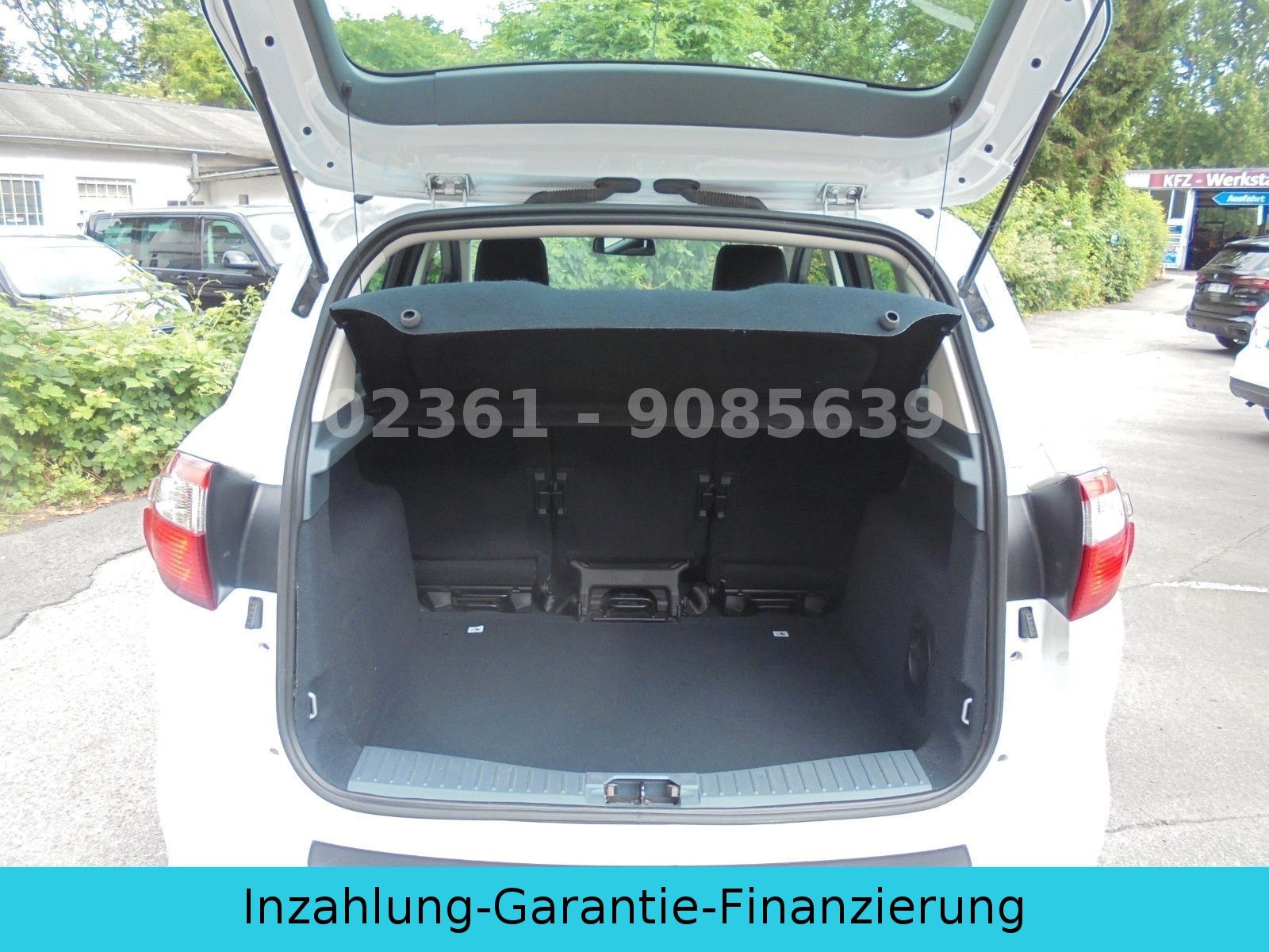 Fahrzeugabbildung Ford C-MAX Titanium/Klima/Navi/Pdc+Kamera/Steuerkette