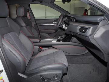 Audi Q8 e-tron - 4