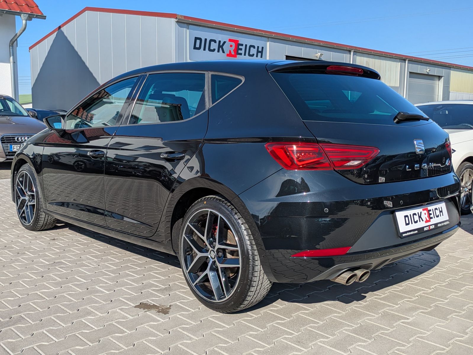Fahrzeugabbildung SEAT Leon 1.4 TSI FR SCHIEBE-GLAS*KAMERA*LED*DAB*TEMP