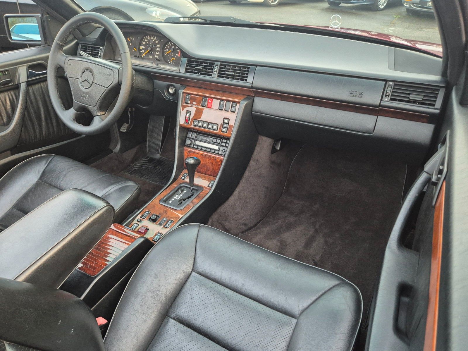 Fahrzeugabbildung Mercedes-Benz 300 CE-24 Sportline/Deutsch/Sehr viele Optionen