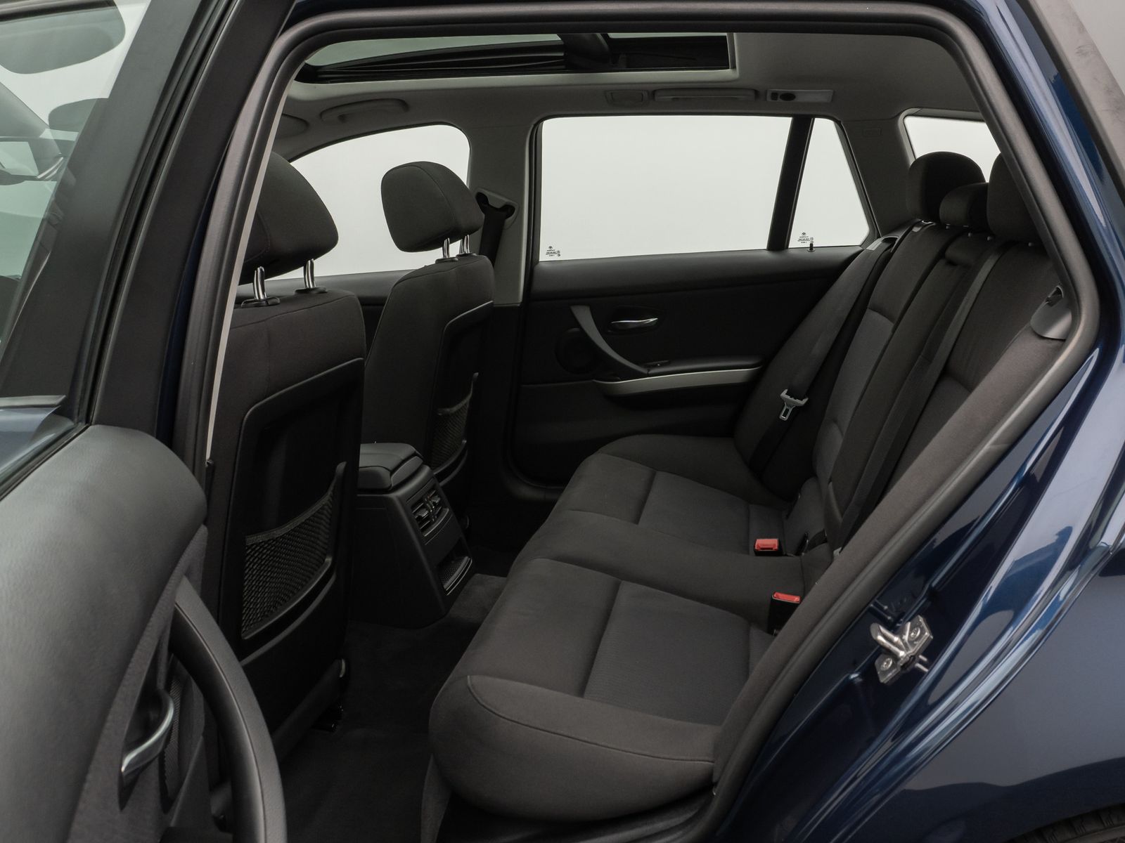 Fahrzeugabbildung BMW 320d PDC Navi Xenon Fernlichtassist Komfort AHK