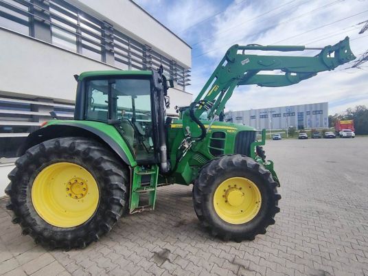 John Deere 6830