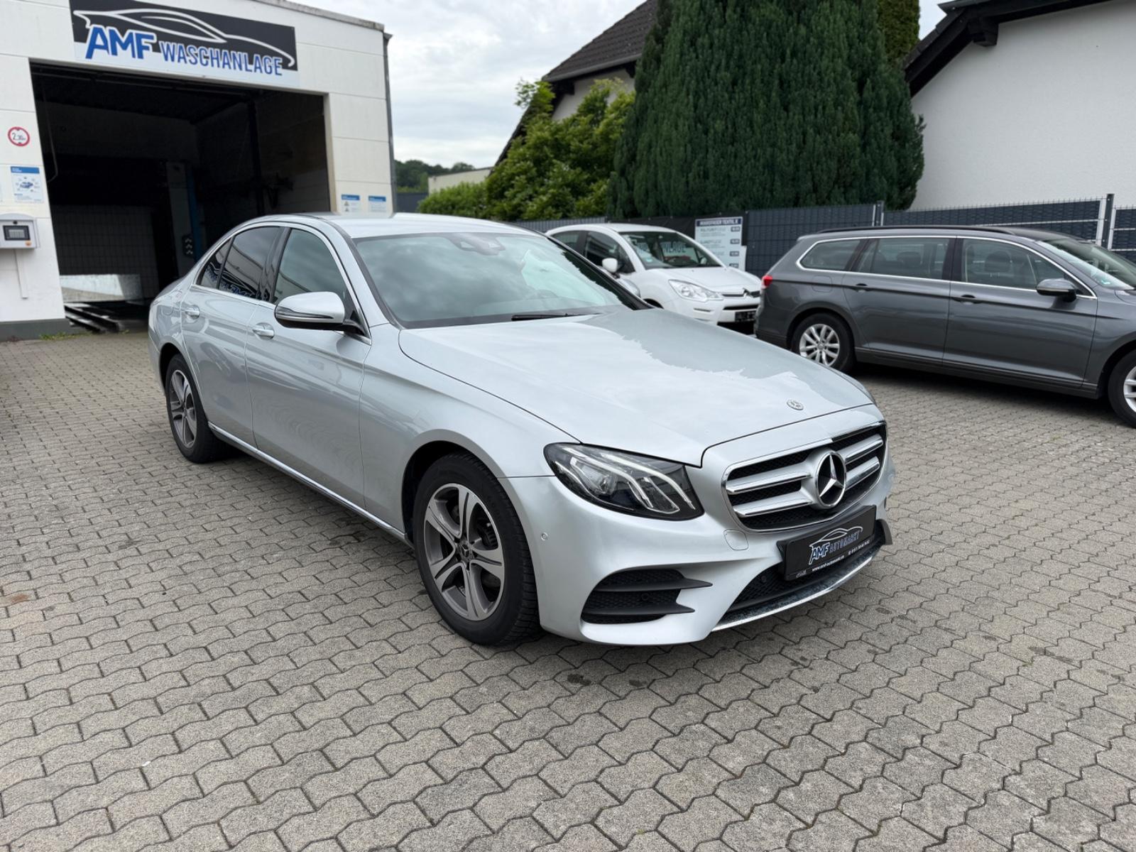 Mercedes-Benz E 200 AMG-Line Limousine Leder Kamera