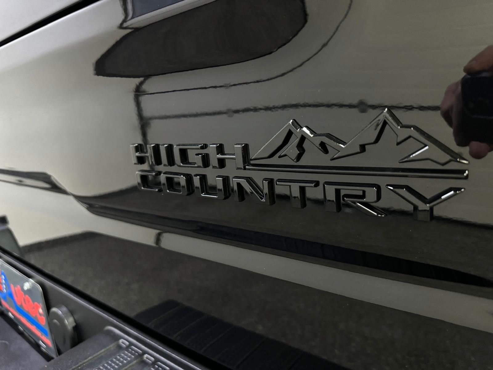 Fahrzeugabbildung Chevrolet 26 SILVERADO MIDNIGHT HIGH COUNTRY 6.2L V8-4x4