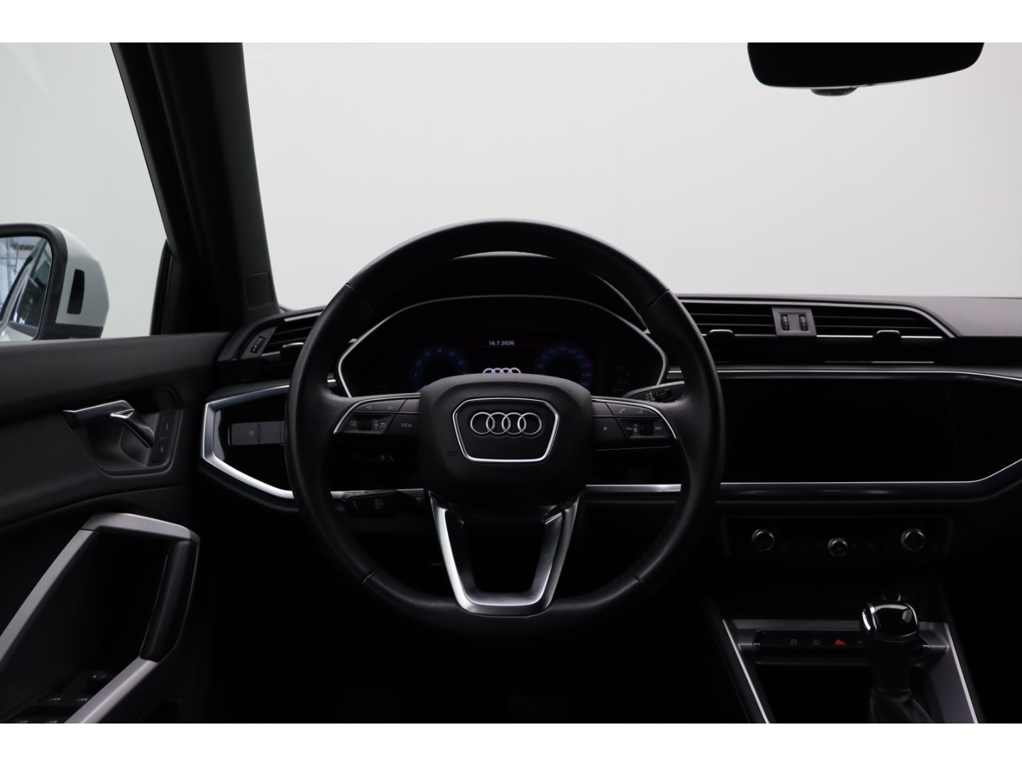 Fahrzeugabbildung Audi Q3 35 TFSI S line Digi Cockpit AHK 3-Zonen-Klima