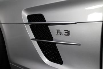 صورة 8 لـ 2010 Mercedes-BENZ SLS AMG