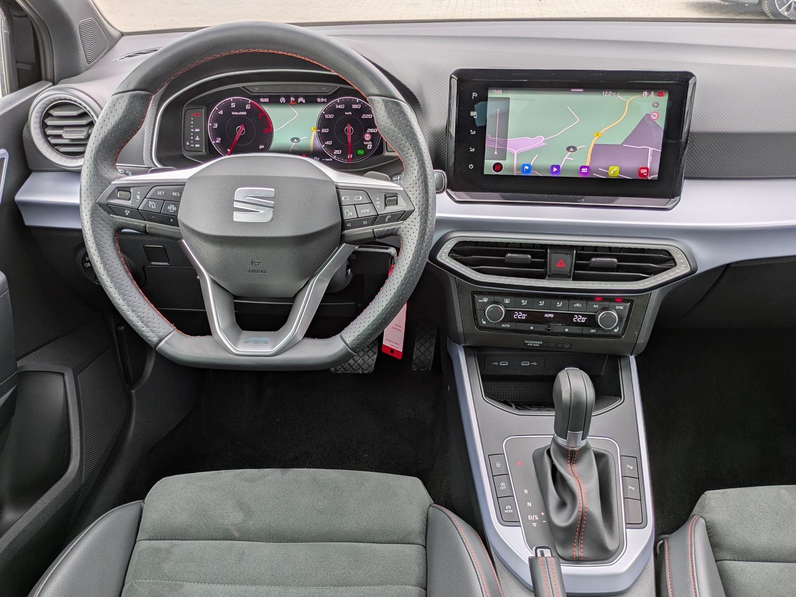Fahrzeugabbildung SEAT Arona 1.5 TSI FR DSG AHK*ACC*LED*APP*DAB*KAMERA