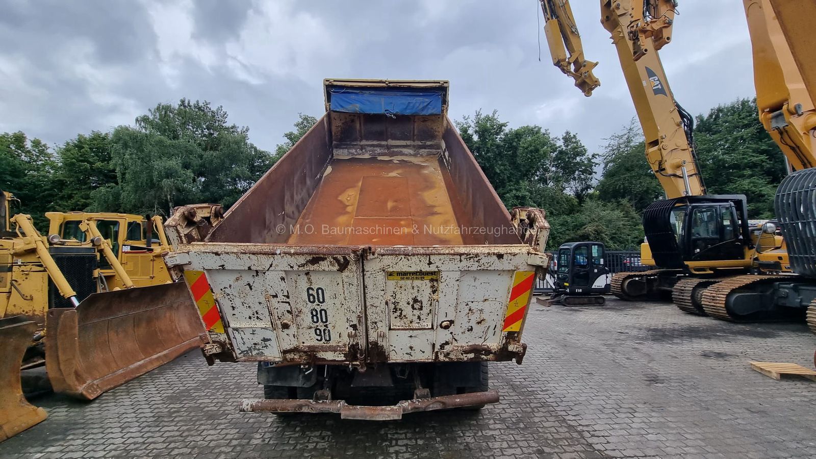 Fahrzeugabbildung Scania 114c 340 / AC / 6x4 / Bordmatik /