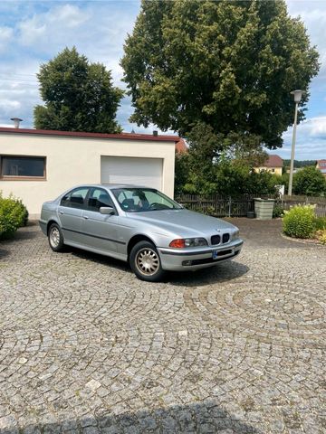 BMW e39 523i