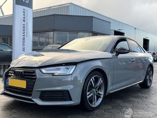 Audi A4 Limousine 1.4 TFSI Sport S line black edition