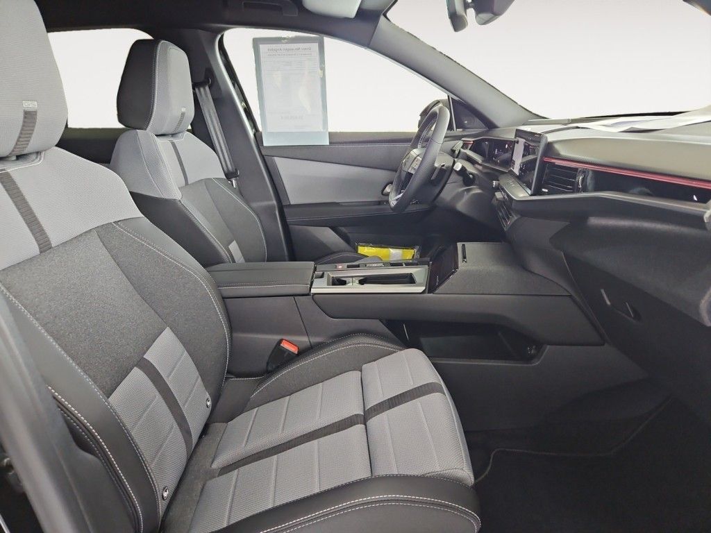 Fahrzeugabbildung Opel Grandland 1.2 DI Hybrid 48 V Automatik Ultimate