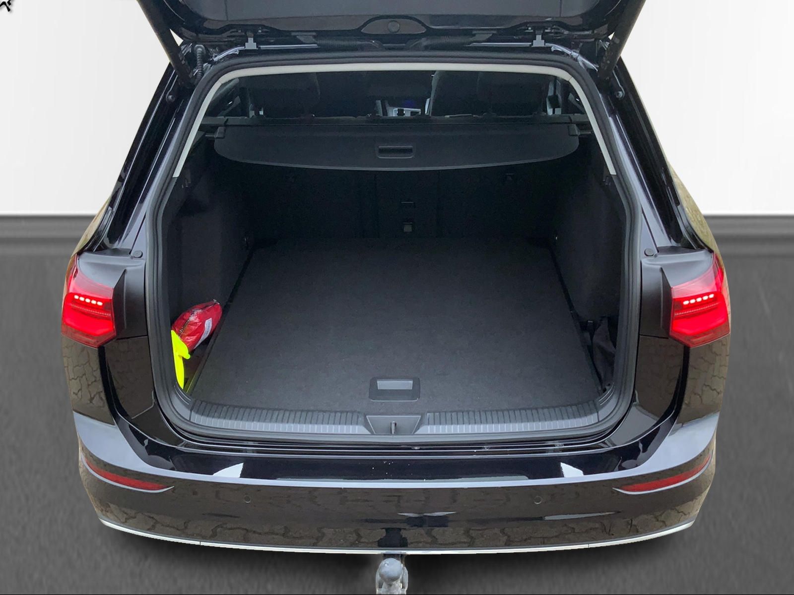 Golf VIII Variant 1.5 eTSI Active RFK,AHK,SHZ,NA