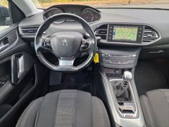 Fahrzeugabbildung Peugeot 308 SW Allure Navi LED Pano SiHz PDC Tempo