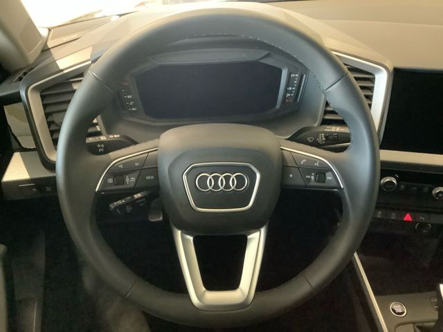A1 Sportback S line 30TFSI S tronic,LED,Navi Plu