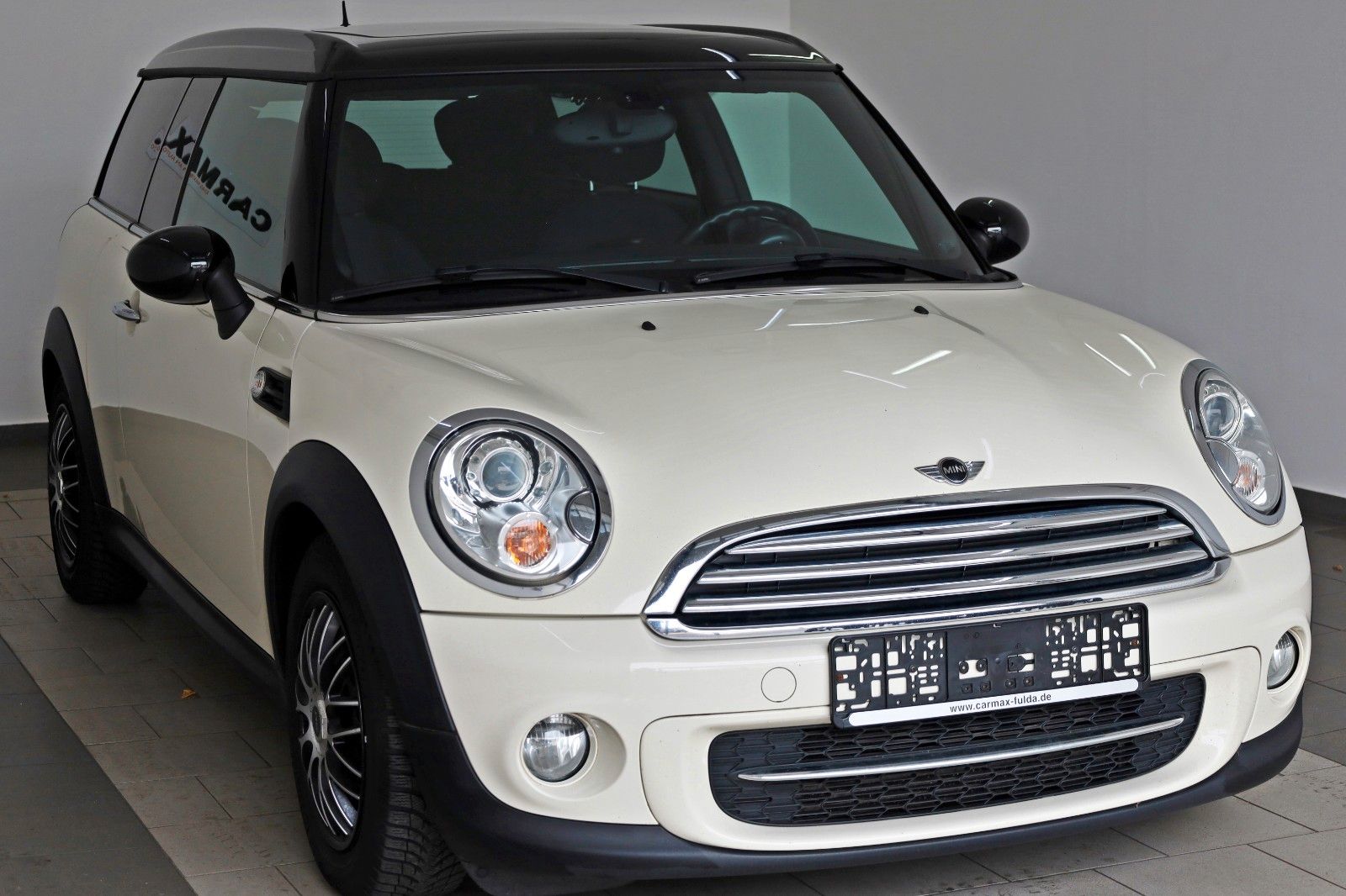 Fahrzeugabbildung MINI Clubman Cooper D T.Leder,Navi,Xenon,PanDach,SH