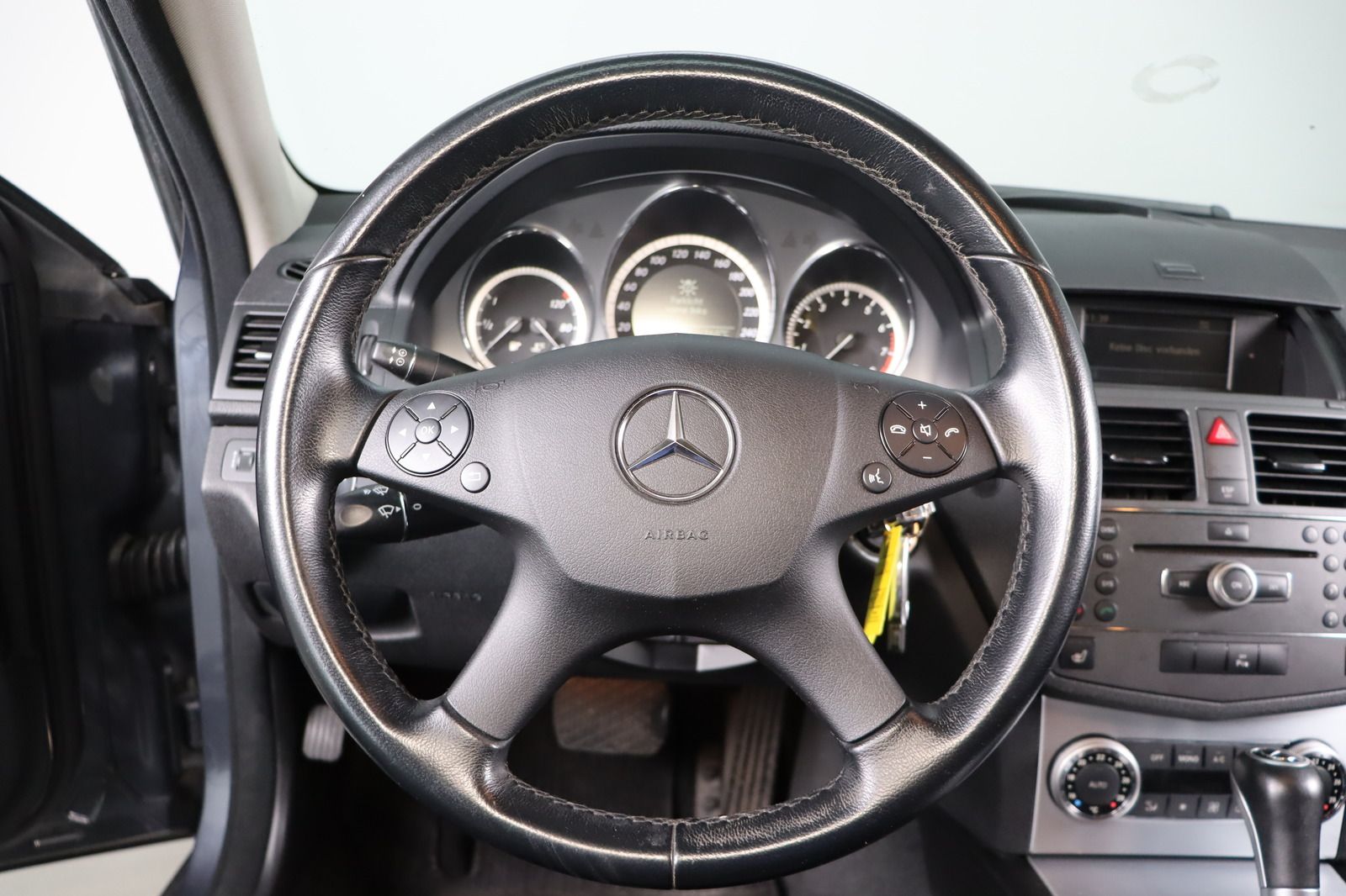 Fahrzeugabbildung Mercedes-Benz C 180 KOMPRESSOR HU/AU 02.27
