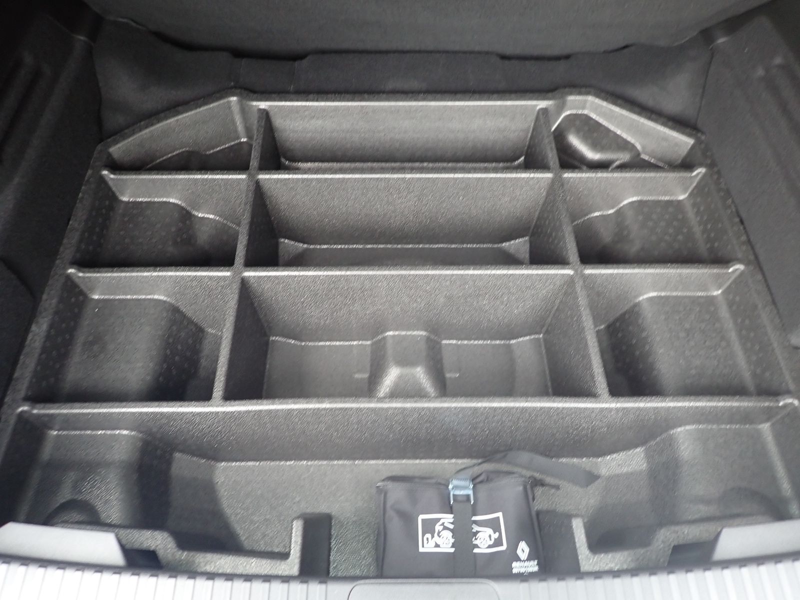 Fahrzeugabbildung Renault Espace 6 Esprit Alpine Full Hybrid E-Tech 200 5-