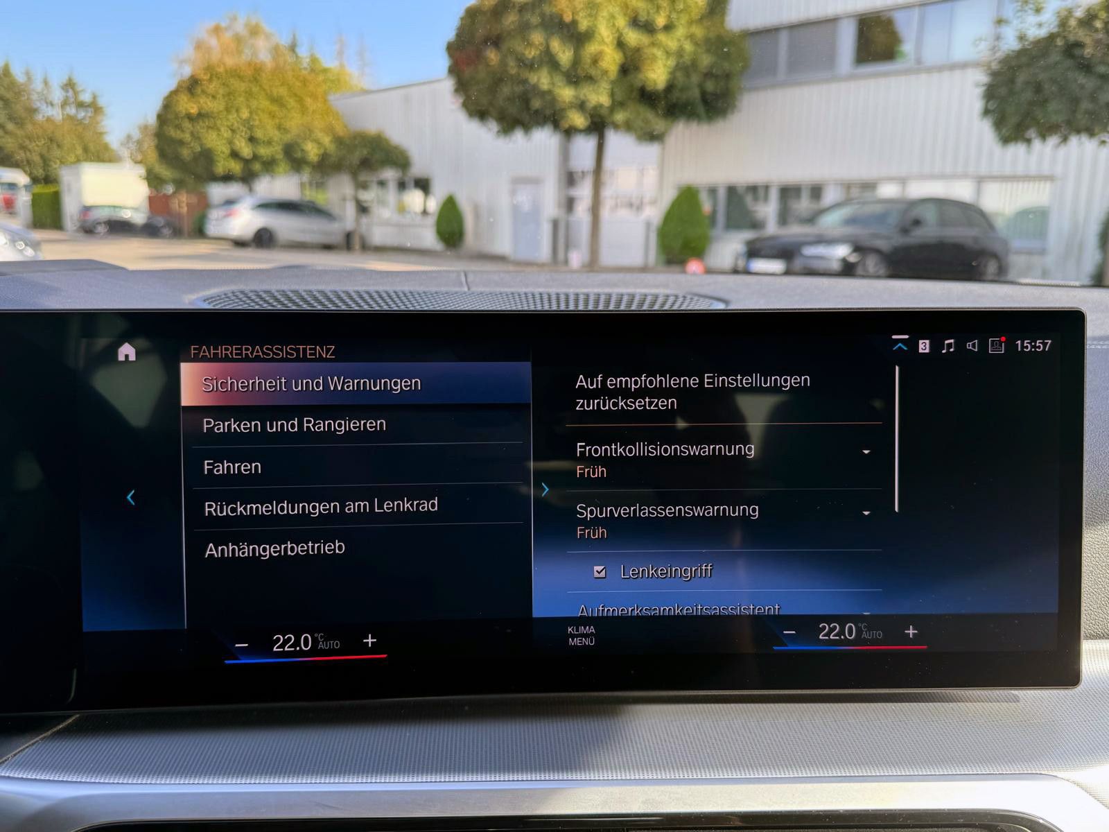 Fahrzeugabbildung BMW M440i xDrive Cabrio ACC AHK LED CarPlay KAM H&K