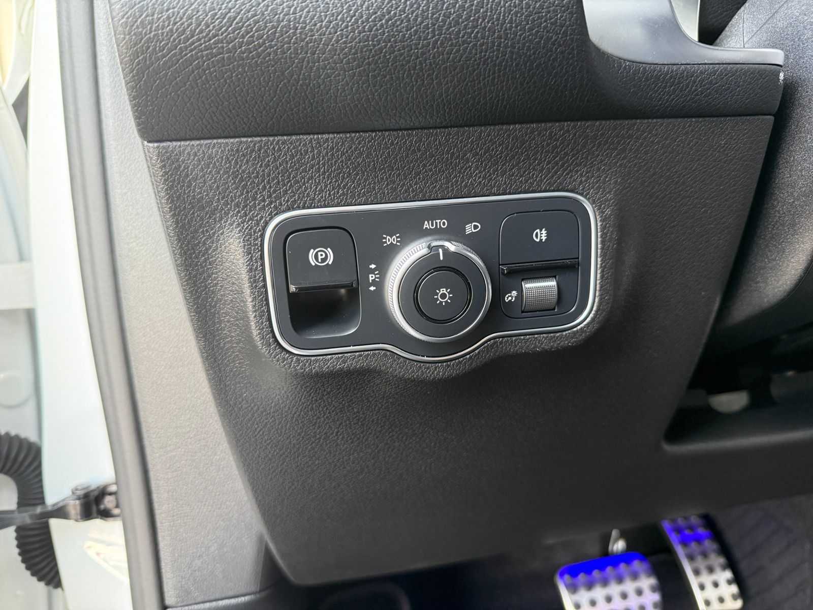 Fahrzeugabbildung Mercedes-Benz GLB 250 AMG Line LED MBUX HIGH NAV RFK 19"