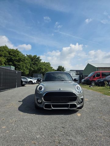 MINI Cooper 1.5 Liter, Benzin, 6-Gang-Schaltgetriebe