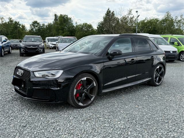 Audi RS3 Sportback 2.5 TFSI quattro*LED*Panorama*