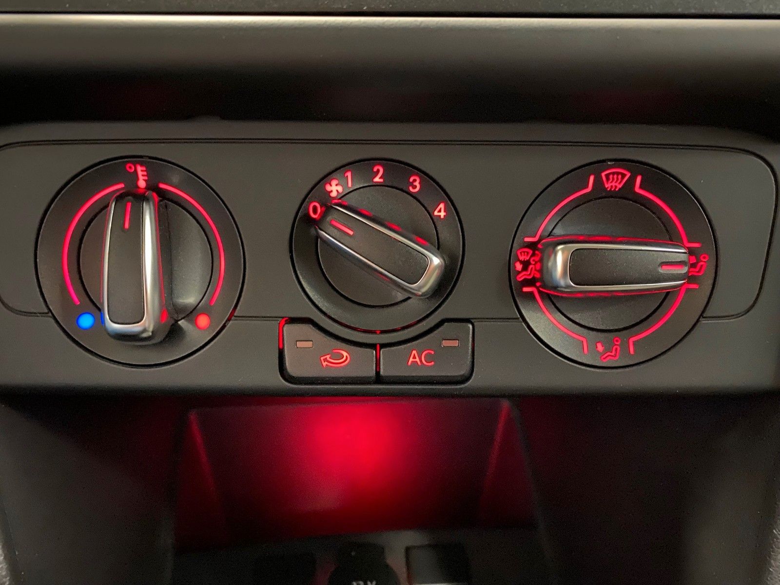 Fahrzeugabbildung Volkswagen Polo 1.2 TSI CrossPolo 1.Hand+17"Alu+CHECKHEFT++