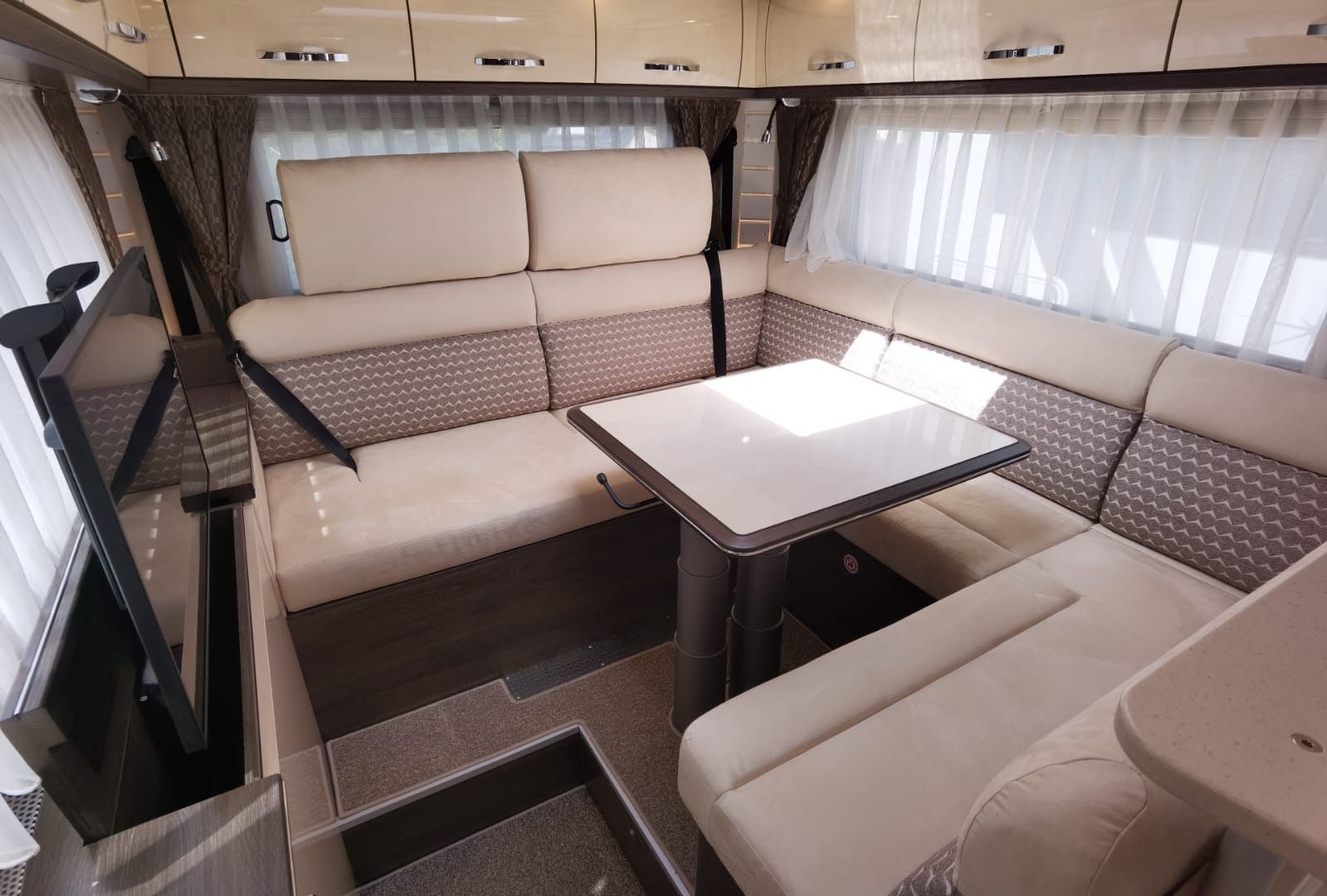 Fahrzeugabbildung Phoenix Maxi-Alkoven 7900 QRSL *SommerSale*