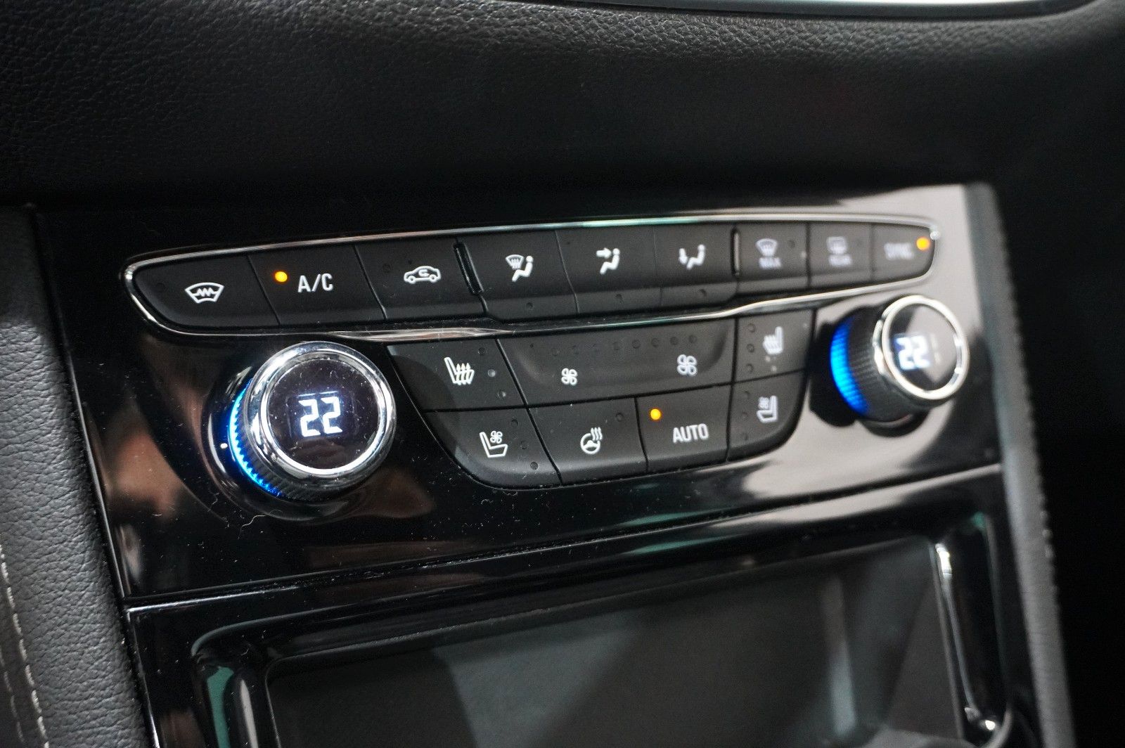 Fahrzeugabbildung Opel Astra K ST 1.5D ULTIMATE NAVI/SH/KAMERA/BOSE/AHK