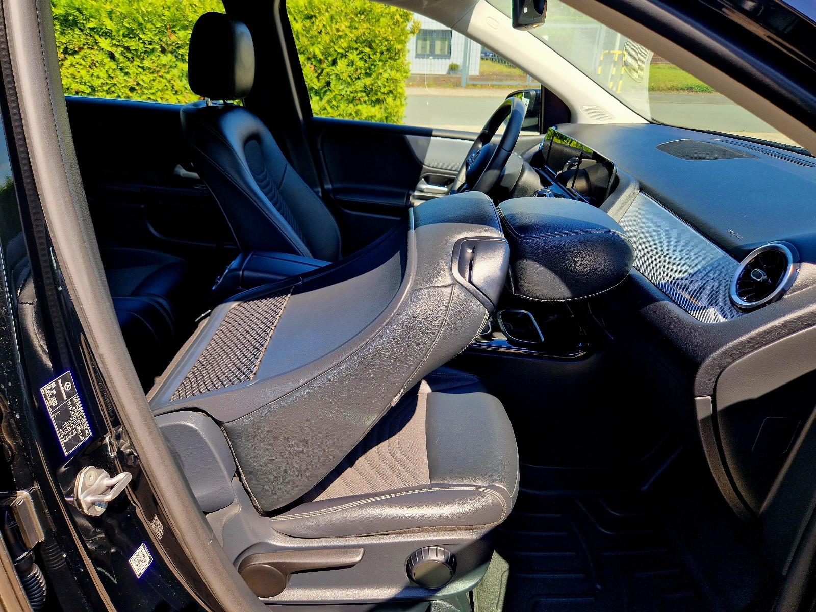 Mercedes-Benz B 180 d Style (1. Hand, Teilleder)