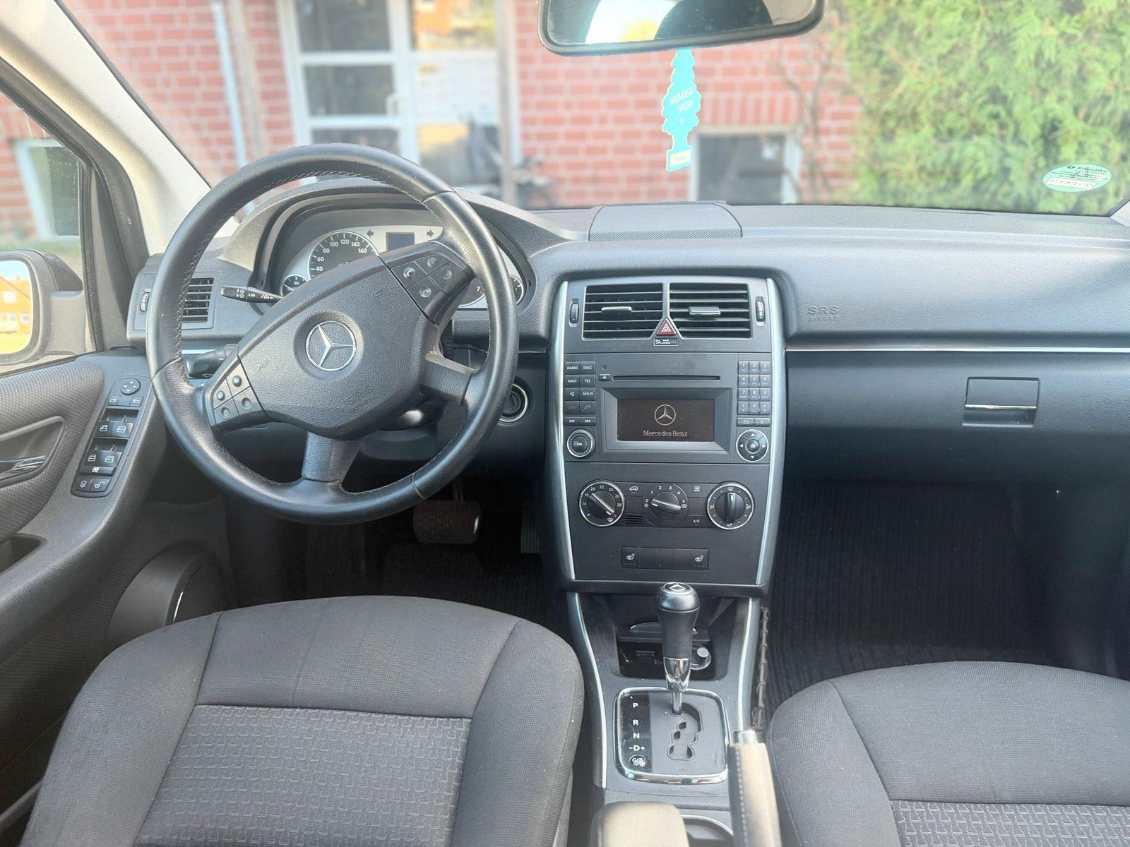 Mercedes-Benz B180 2010 — photo 7