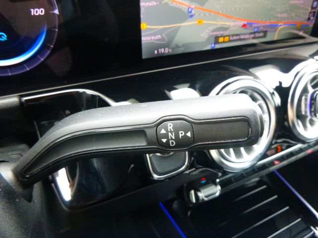 Fahrzeugabbildung Mercedes-Benz EQA 250 Progressive >66,5 kWh/MBUX Navi/KAM/LED<
