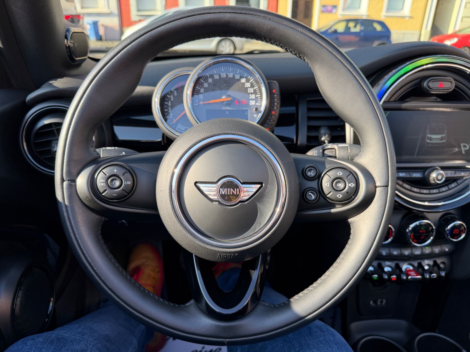 Fahrzeugabbildung MINI Cooper S Cabrio NAVI PDC LEDER H&K 1-HAND