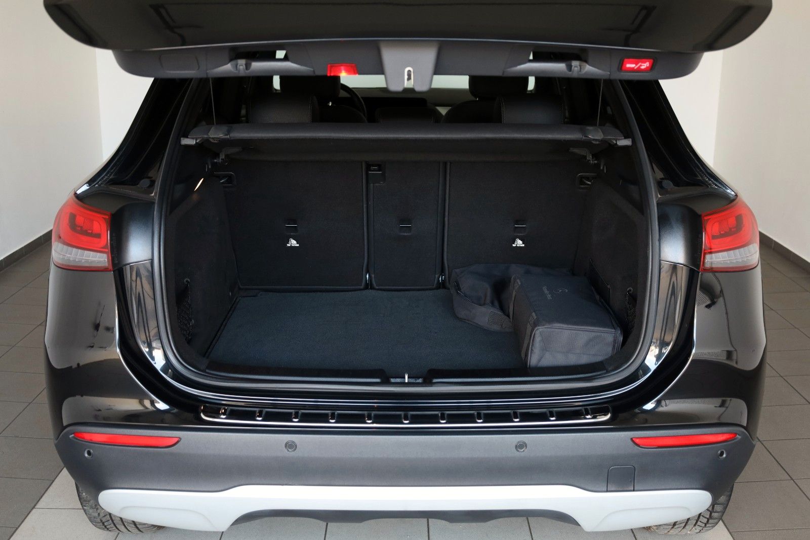 Fahrzeugabbildung Mercedes-Benz GLA 250e Style T.Leder,Navi,LED,Kamera,SH,Park P