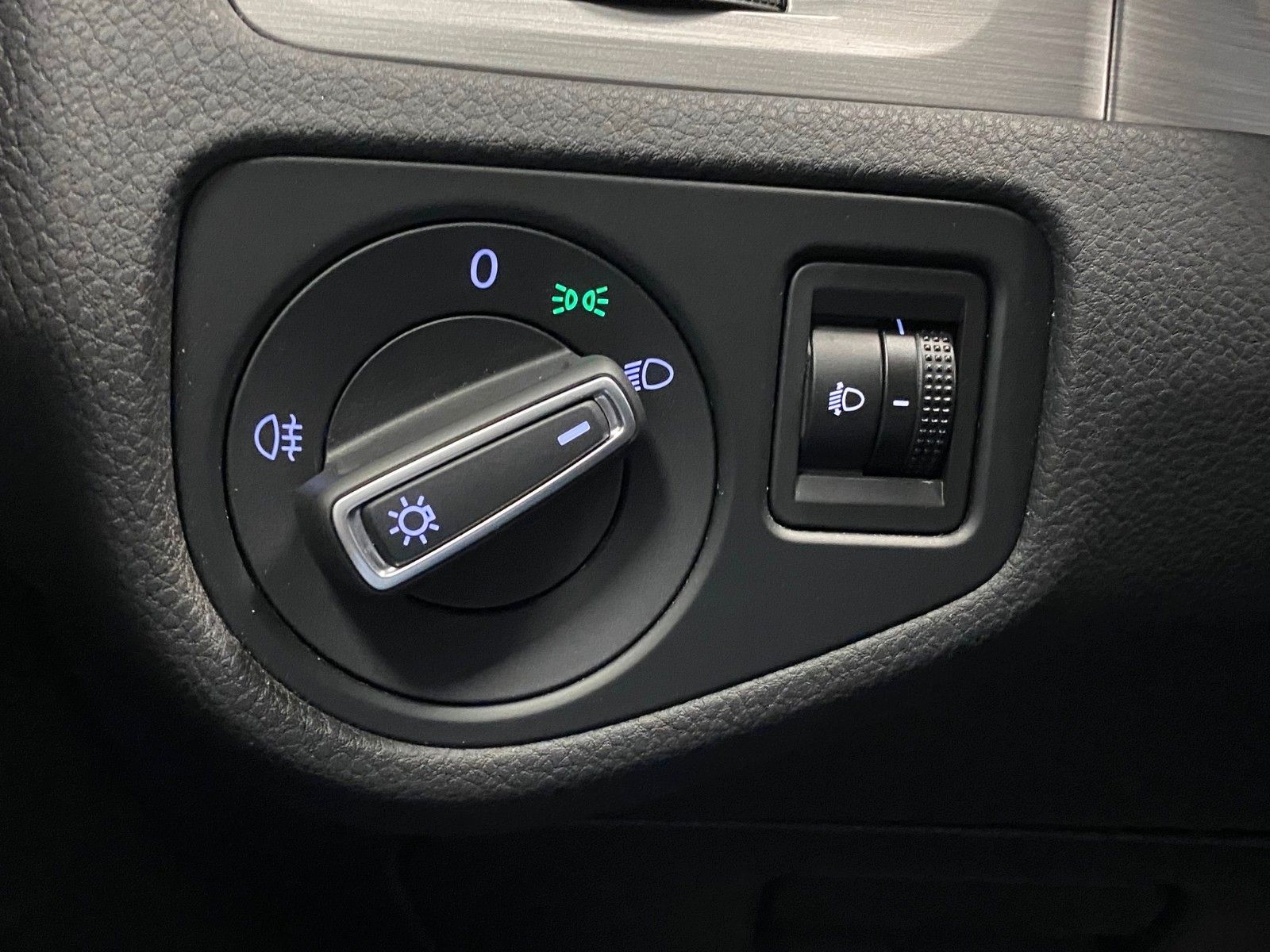 Fahrzeugabbildung Volkswagen Golf 7 1.2 TSI Comfortline+GARANTIE+2.HAND+ALU++