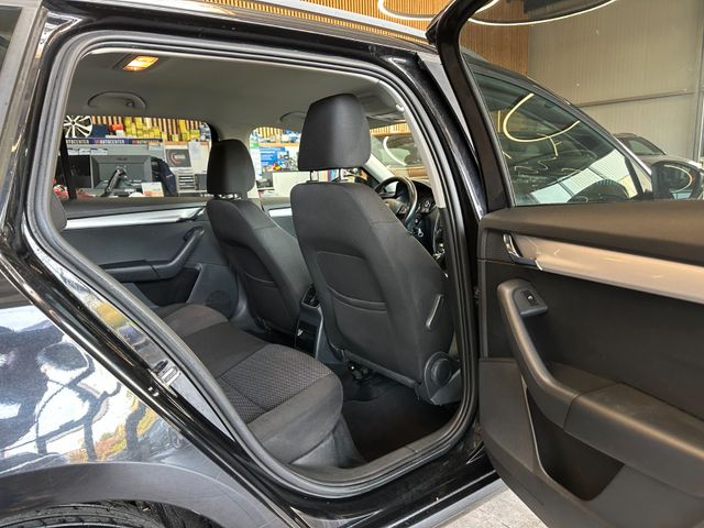 Skoda Octavia *2-ZONEN*SZHZ*NAVI*TEMPO*PDC*