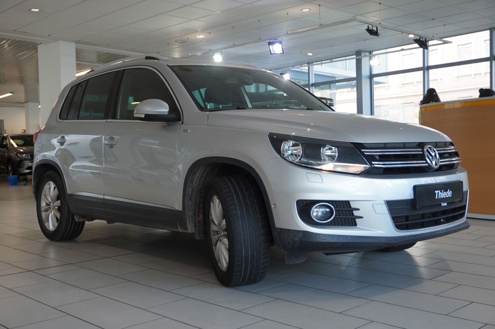 Fahrzeugabbildung Volkswagen Tiguan 2.0D LIFE KLIMA/SHZ/PDC/AUX/NEBEL