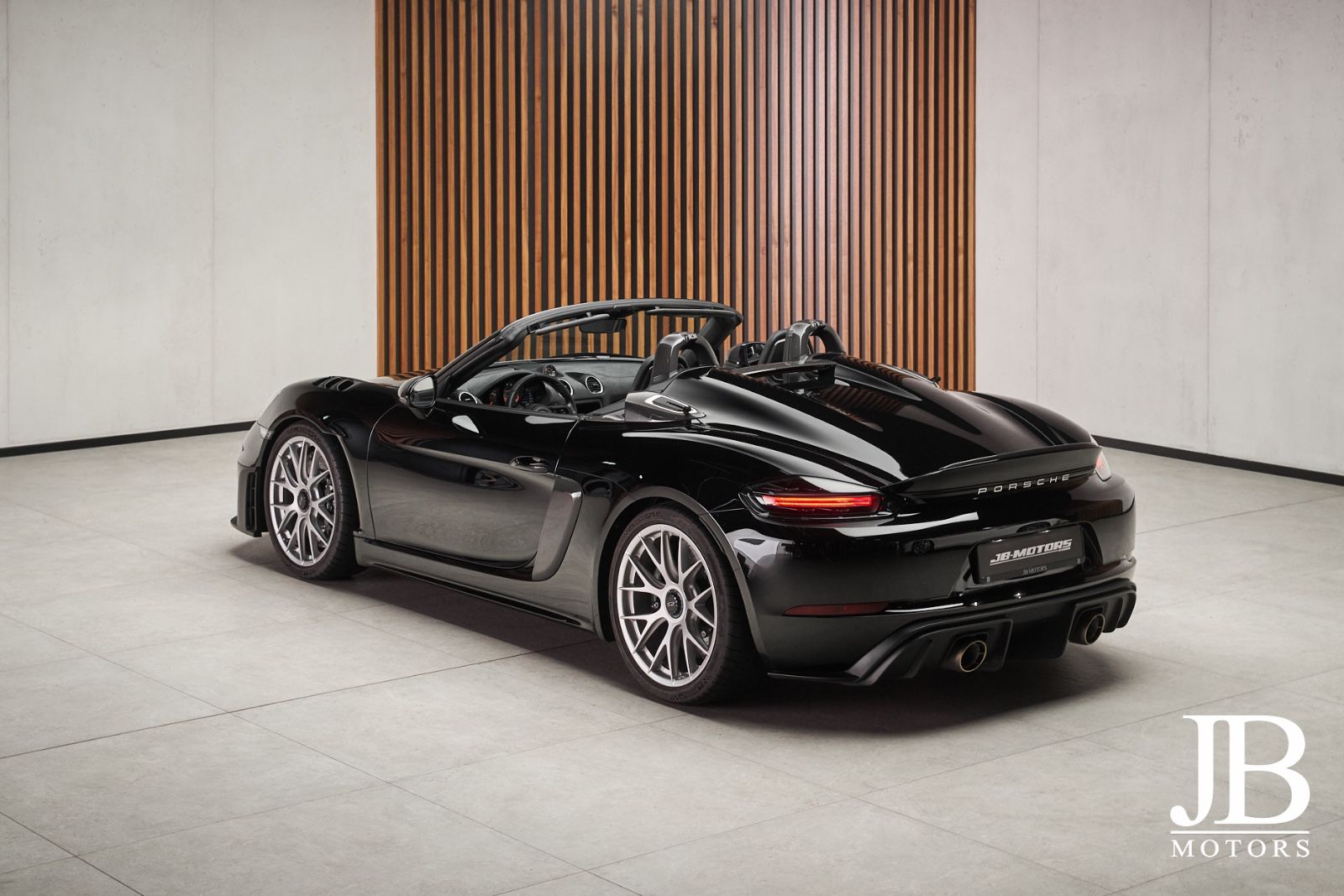 Fahrzeugabbildung Porsche Spyder RS Weissach PCCB Lift Magnesium Chrono